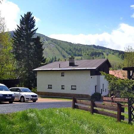 Horska Chata Jezek Harrachov Bilik gambar